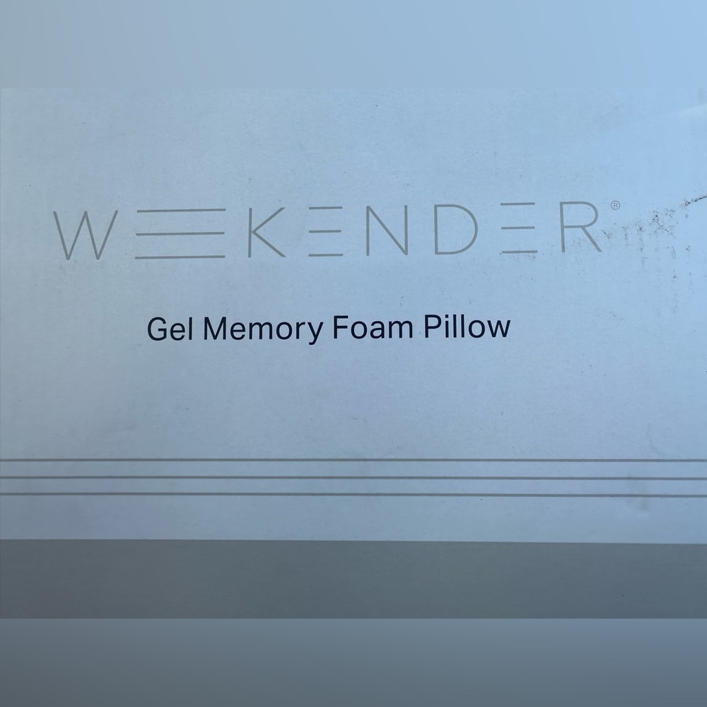 Weekender cooling gel memory foam pillow